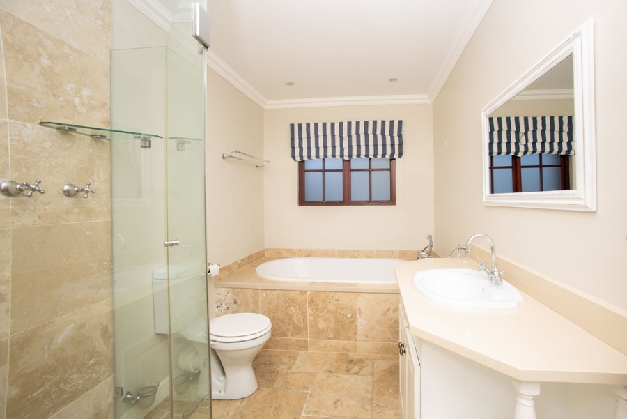 To Let 4 Bedroom Property for Rent in Nahoon Eastern Cape